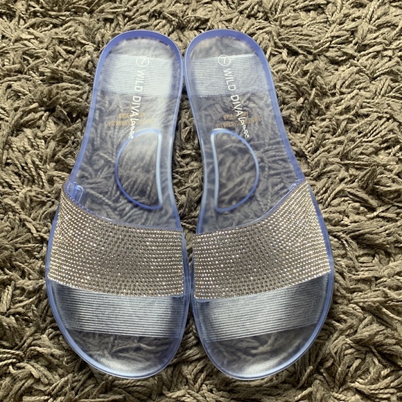 FashionNova | rhinestone slides size 7 - Picture 4 of 8